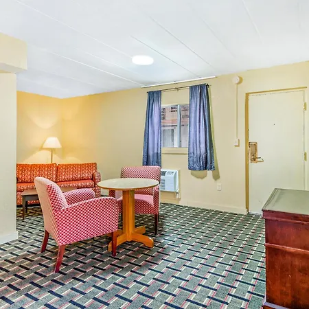 Oyo Hotel Downtown Peoria I-74-3