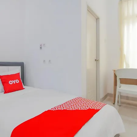 OYO 90342 Kemang Garden-2