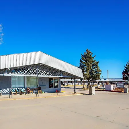 Rodeway Inn & Suites Raton-2