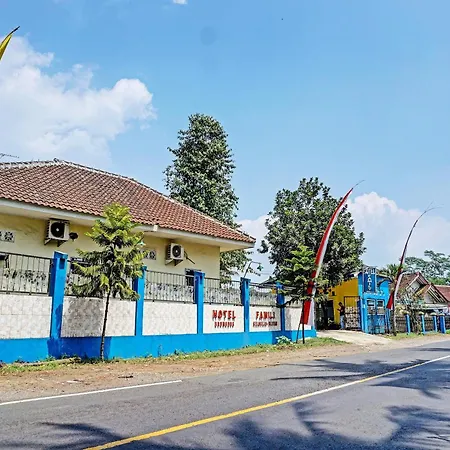 Hotel O Family Blitar-2