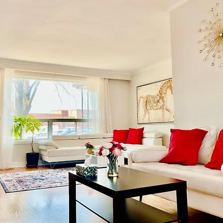 Sunny House - Main Floor, Free Parking, In Toronto-2