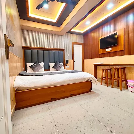 Hotel Gp Mall Road Nainital Near Naini Lake - A Luxury Room With Newly Decorated And Renovated Room - With Wifi - Room Service Available - Book Now-3