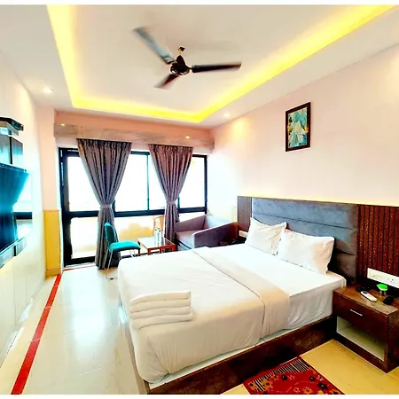 Hotel Dreamland Puri - All-Room-Sea-Facing-With-Attached-Balcony- New Marine Drive Road Puri - Lift-Wifi-Parking-Restaurant Facilities-3