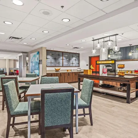 Hampton Inn Columbus-North-2