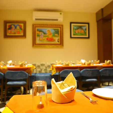 The Sky Imperial Hotel Sugam - 10 Meters From Shrinathji Temple-2