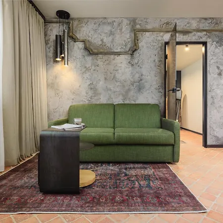 Nomadic Urban Premium Suites-3