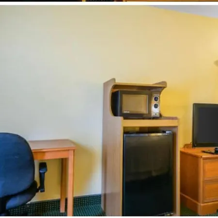 Franklin Inn & Suites-2