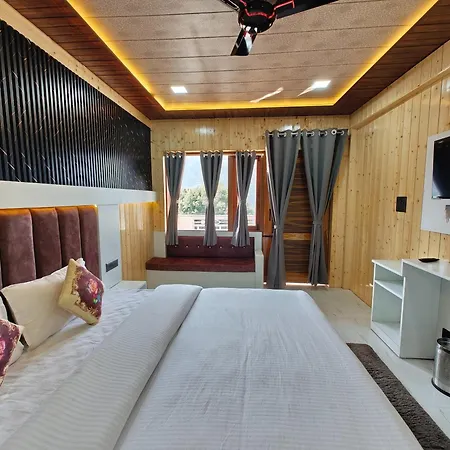 A Premium Hotel Sangita Palace - A Luxury Room With Lake View And Balcony - With Newly Decorated - Wifi - Room Service - Parking Available - Best Luxury Hotel In Nainital-3