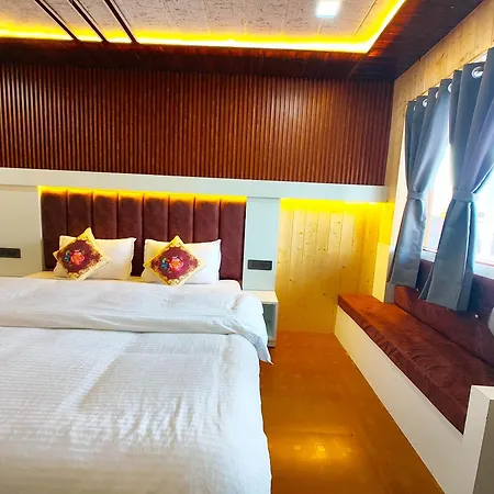 A Premium Hotel Sangita Palace - A Luxury Room With Lake View And Balcony - With Newly Decorated - Wifi - Room Service - Parking Available - Best Luxury Hotel In Nainital-2