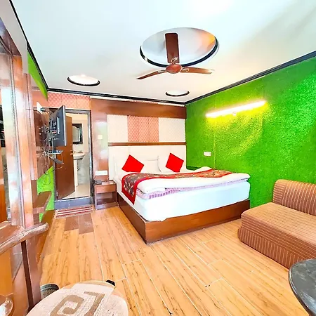 Hotel Nainii Moon Nainital - Walking Distance From Mall Road And Naini Lake With Lift - Wifi - Restaurant And Parking Facilities Available - Best Luxury Hotel In Nainital-2