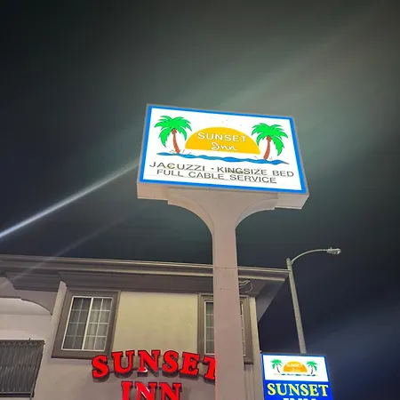 Sunset Inn & Suites-2
