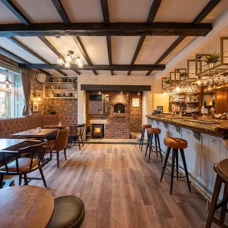 Host & Stay - Woodroffe Arms-2
