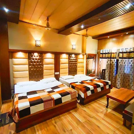 Revoli Inn Hotel Just 5 Min From Golden Temple-3