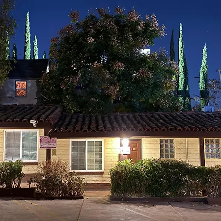 El Patio Inn-3
