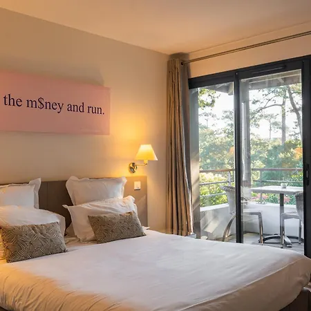 Hotel 202-3