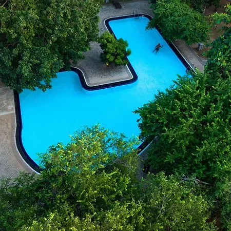 Hotel Elephant Reach-2