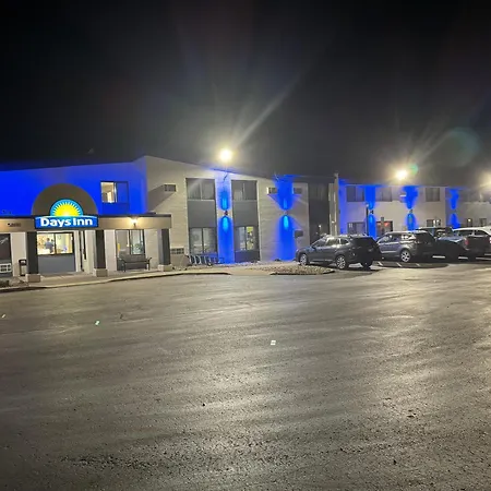 Days Inn By Wyndham Sioux Falls Airport-2