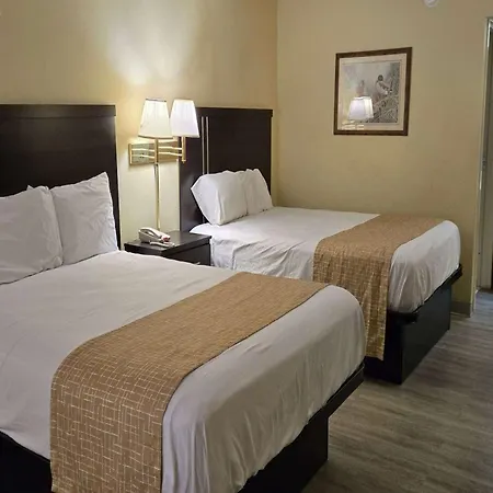 Travelodge By Wyndham Knoxville East-3