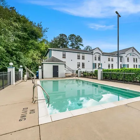 Clarion Pointe Apex - Holly Springs-2