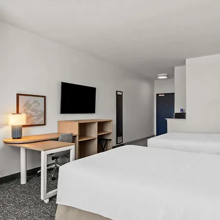 Spark By Hilton Selma-2