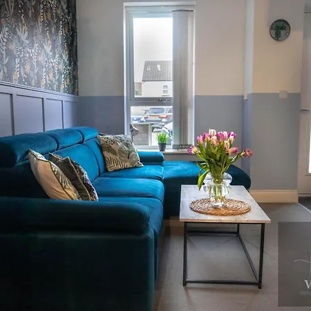 1 Bed House At Velvet Serviced Accommodation Swansea With Free Parking & Wifi - Sa1-3