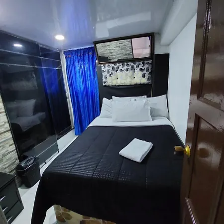 Hotel Punto 100-2