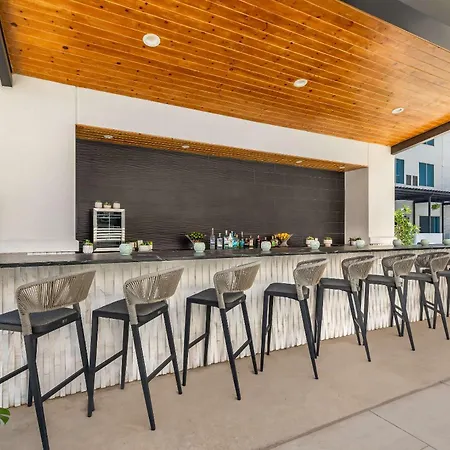 Cambria Hotel Waco University Riverfront-3