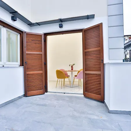 Hotiday Room Collection - Napoli Sant'Arcangelo-3