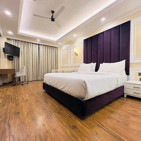 Claret Inn & Suites - Dalhousie-3