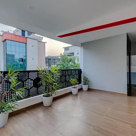 Super Townhouse T Nagar Chennai-2