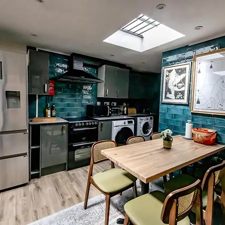82A Dalston Lane Terrace-2