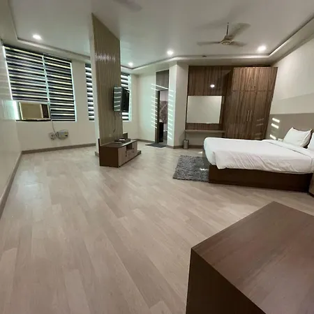 Aman Paradise Hotel & Banquets-2