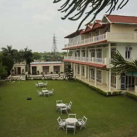 Skyview Stays I Party Lawns I Adjacent The Good Club I 1Km Sukhna Lake,Rock Garden & High Court I-3
