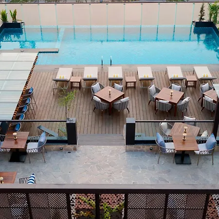 Iris Sarovar Portico-2