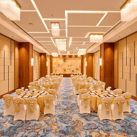 Iris Sarovar Portico-3
