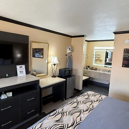 Regency 7 Motel-3
