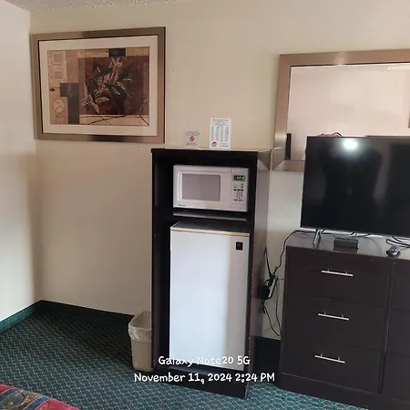 Western Inn Lakewood-3