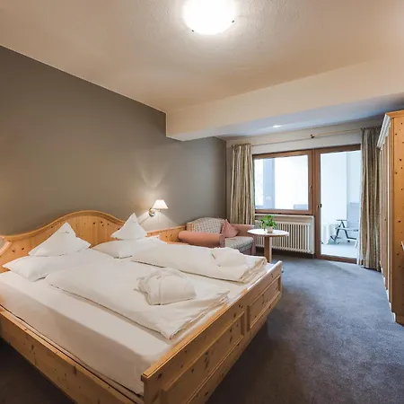 Hotel Tyrol-3