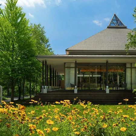 Courtyard By Marriott Hakuba-3