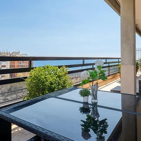 Mareluna Penthouse - Luxury Suites-3