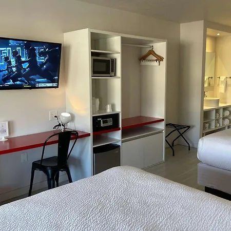 Newly Room In Cozy Hotel With Super Location To The Parks-3