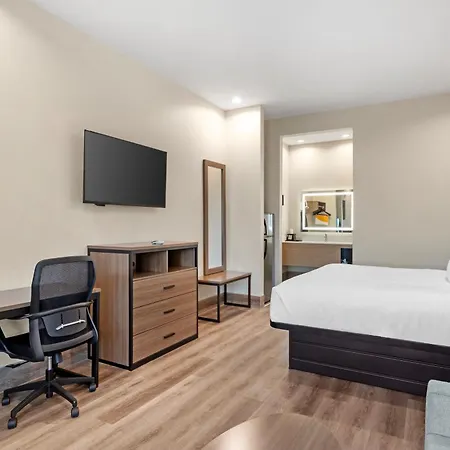 Clarion Pointe Spring - Houston North-2