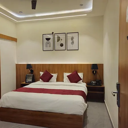 Hotel Royal Orchid-3