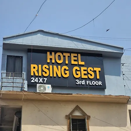 Hotel Rising Gest Ahmedabad-3