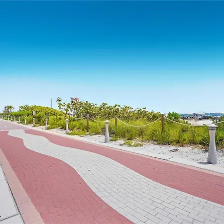Fontainebleau Miami Beach Two Connecting Studios 10 Guests 5 Beds-2