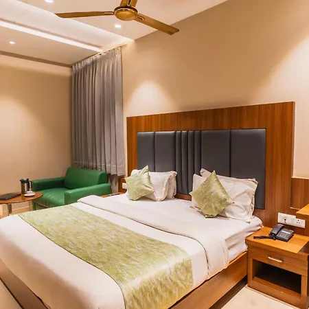 Hotel Amritsar International " 2 Minutes Walk From Amritsar Bus Stand "-2