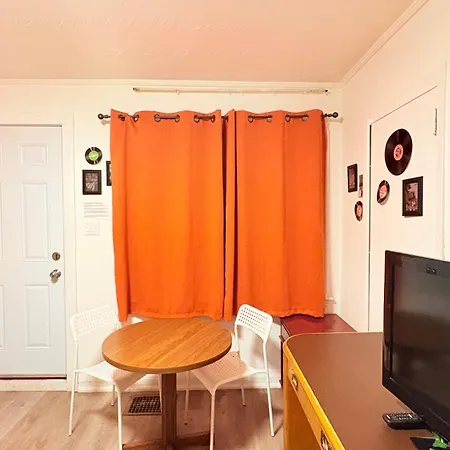 Yellow Pillow Inn-2