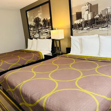 Delavan Inn And Suites-3