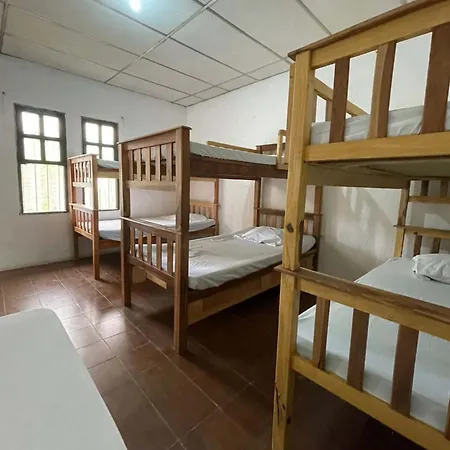 Old Bells Hostel Santa Ana-3