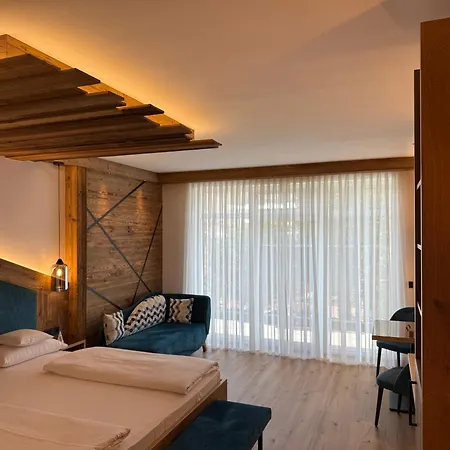 Hotel Am Schlossberg-3
